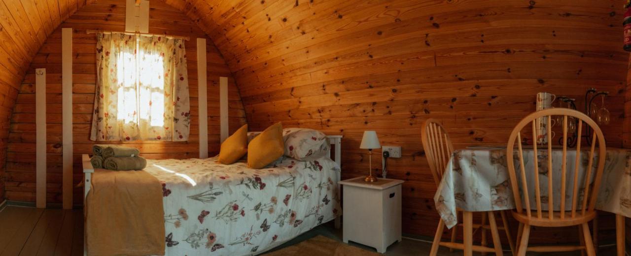 Glamping In Wiltshire The Green Knoll Is A Charm Chippenham  Kültér fotó
