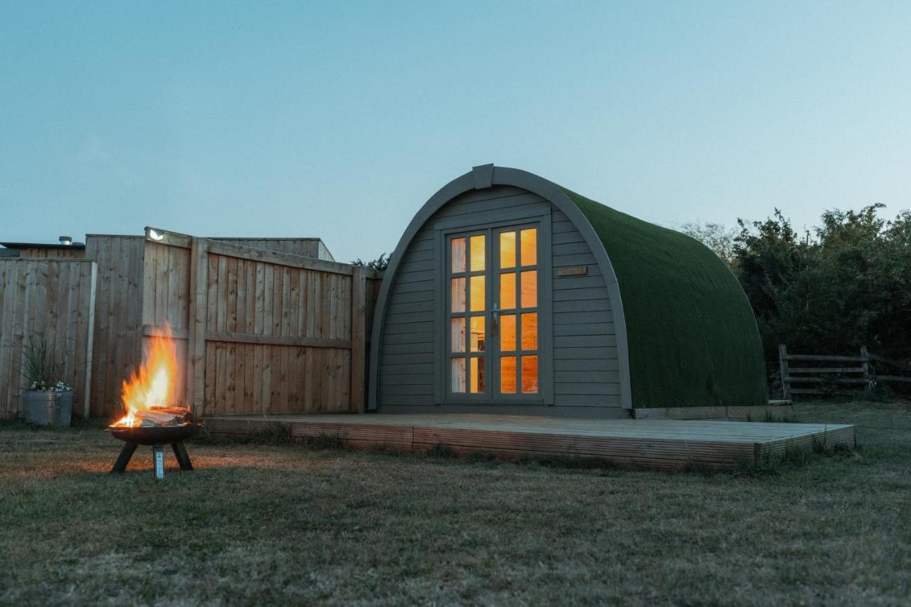 Glamping In Wiltshire The Green Knoll Is A Charm Chippenham  Kültér fotó