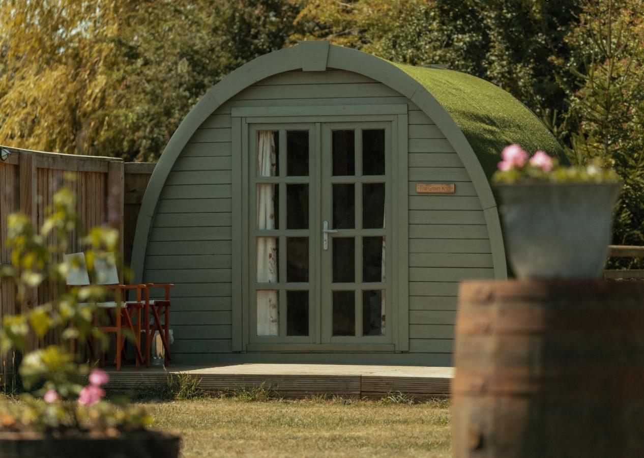 Glamping In Wiltshire The Green Knoll Is A Charm Chippenham  Kültér fotó