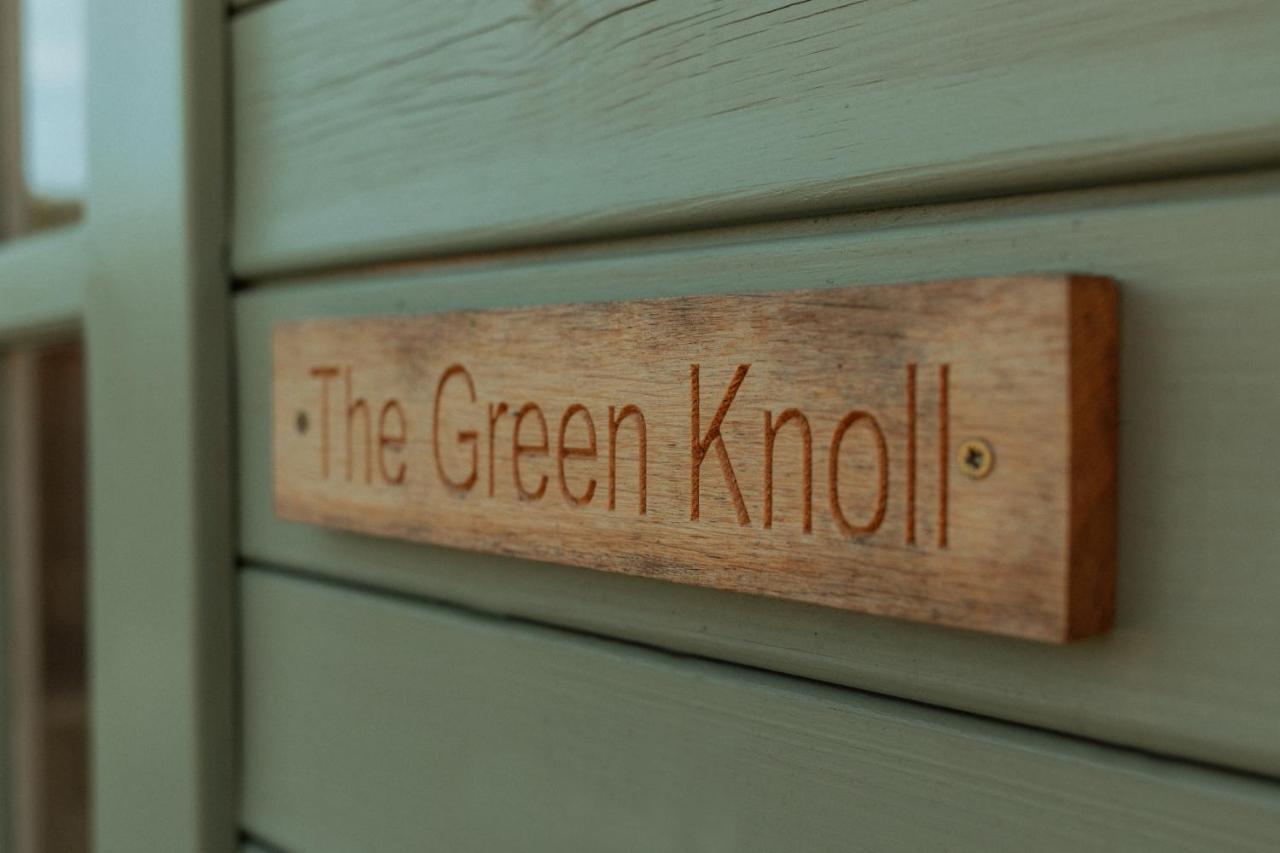 Glamping In Wiltshire The Green Knoll Is A Charm Chippenham  Kültér fotó