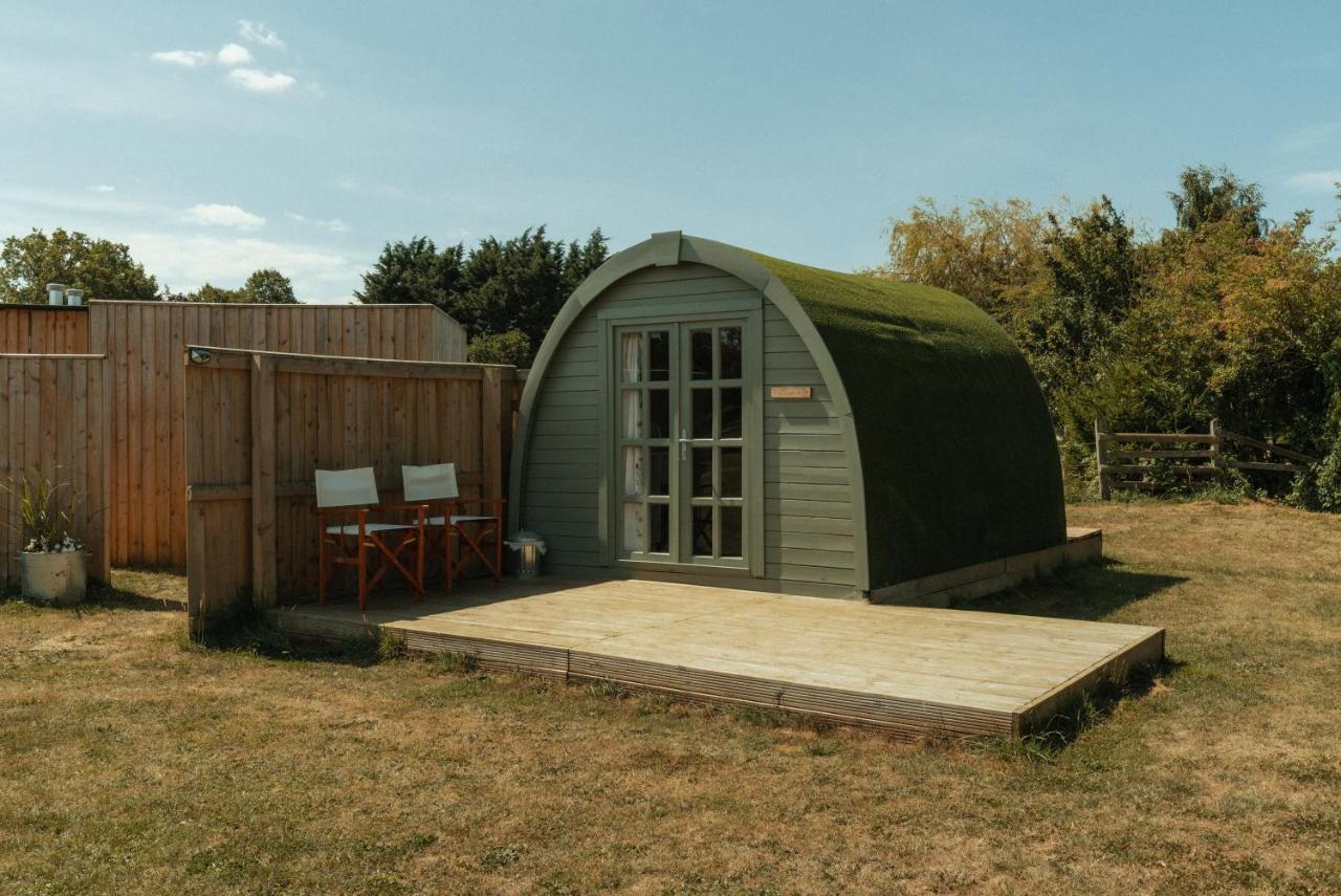 Glamping In Wiltshire The Green Knoll Is A Charm Chippenham  Kültér fotó