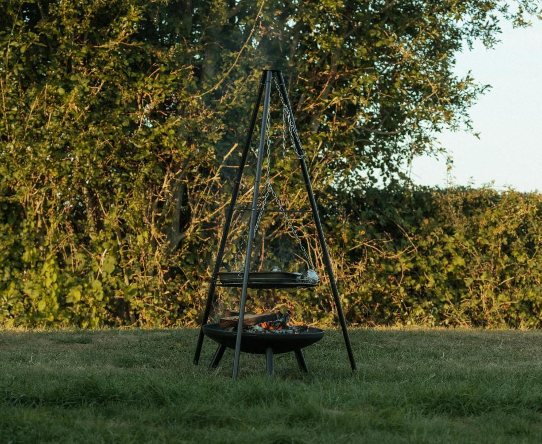 Glamping In Wiltshire The Green Knoll Is A Charm Chippenham  Kültér fotó