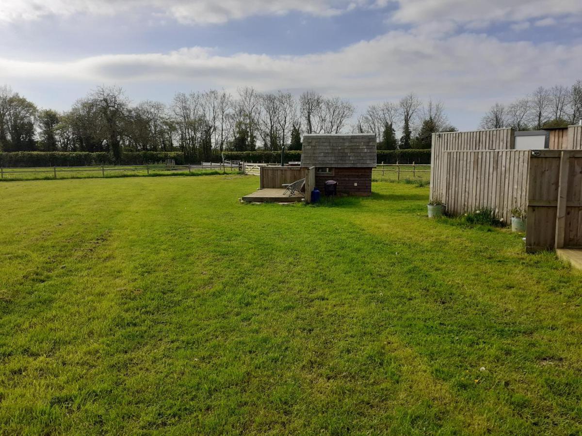 Glamping In Wiltshire The Green Knoll Is A Charm Chippenham  Kültér fotó