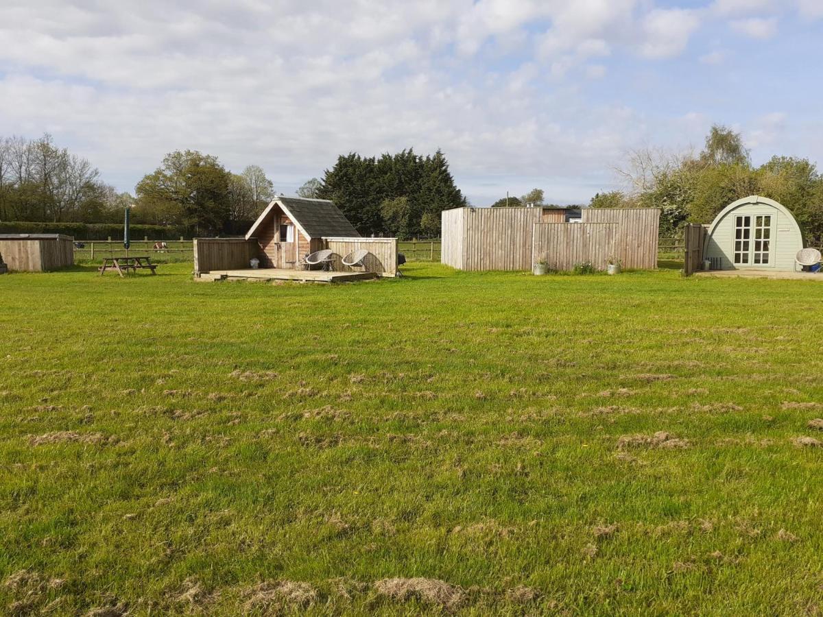 Glamping In Wiltshire The Green Knoll Is A Charm Chippenham  Kültér fotó